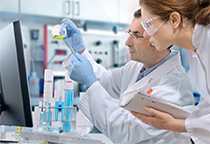 6月26号，，Ladbrokes立博在展讯豪森Z吧召开嘉宾接待晚宴