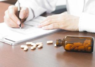 药企为何争先恐后相助？