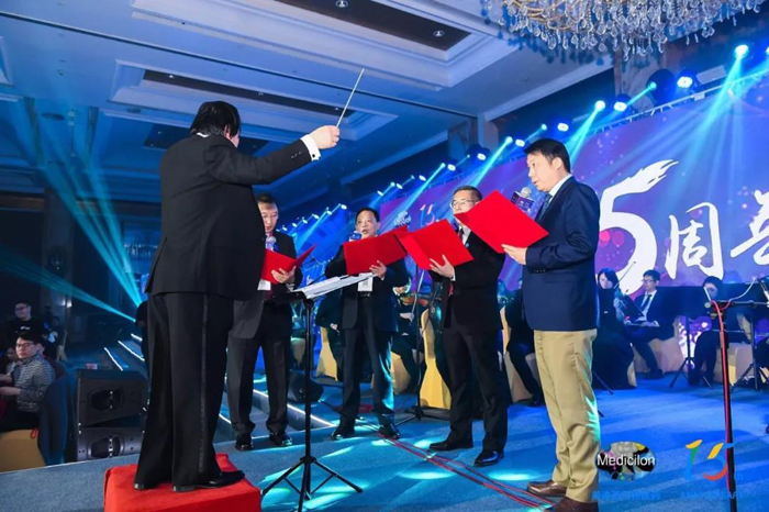 合唱：《家乡的云》