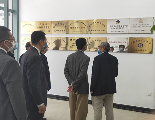 吴清副市长一行听取了Ladbrokes立博关于一站式综合研发服务的手艺实力介绍