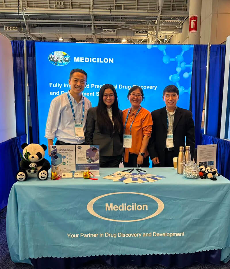 从左往右依次为：戴学东博士、、Yan-Zhou博士、、Cindy-Chen、、郭振荣博士.jpg